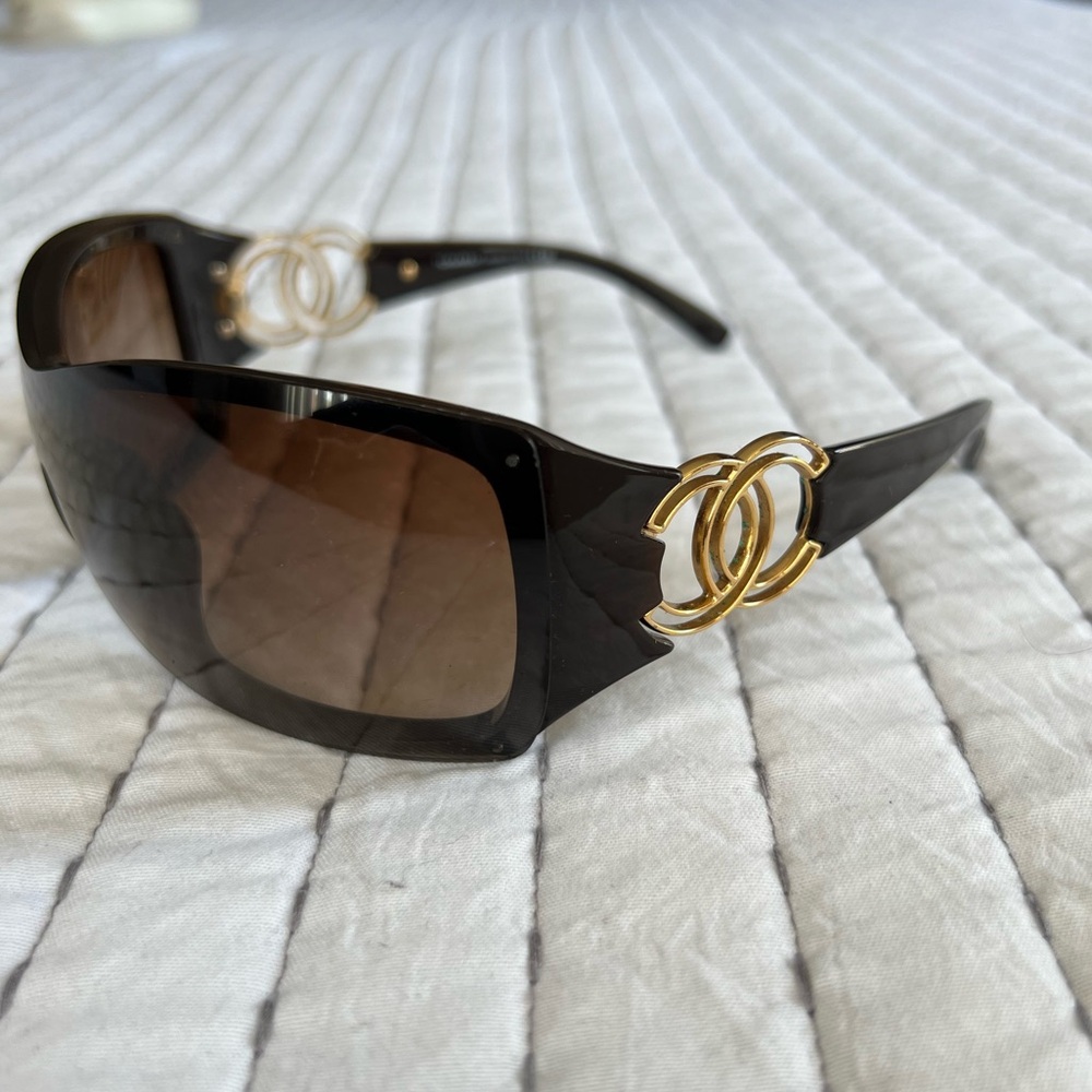 CHANEL Brown with Gold CC Logo Sunglasses.